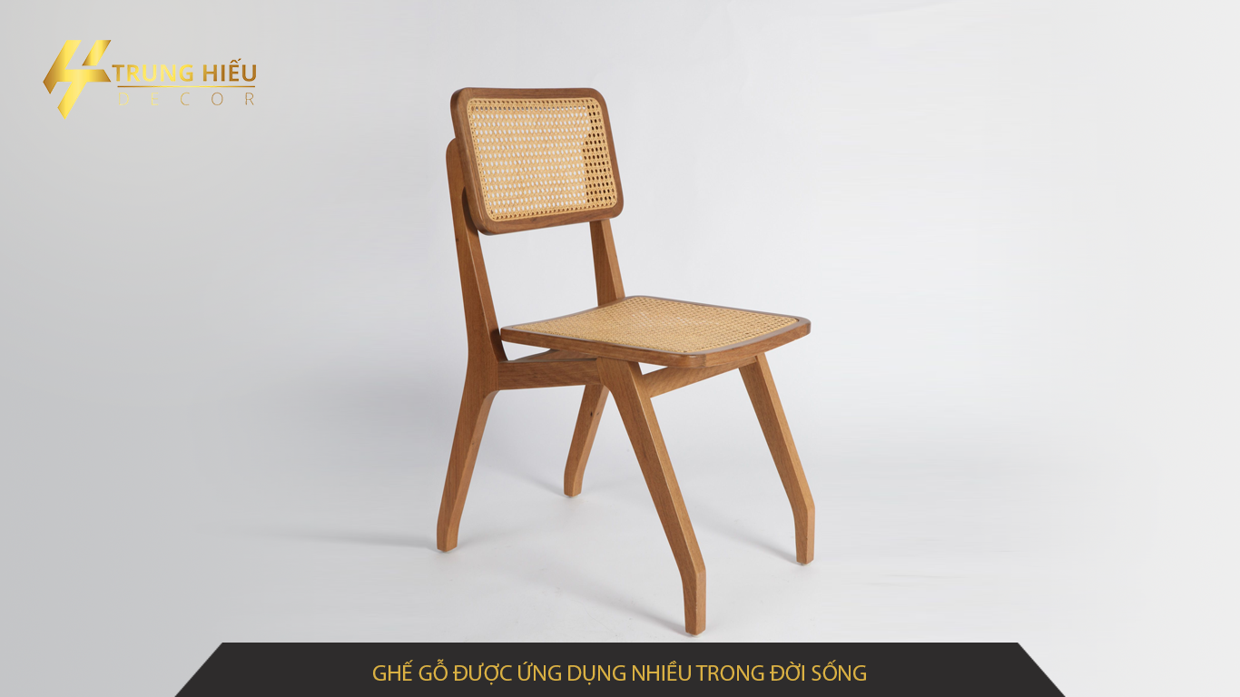 Ghế gỗ được ứng dụng nhiều trong đời sống