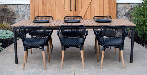 Thiết kế đa dạng và chất liệu bền bỉ của bàn ghế cafe nhựa 