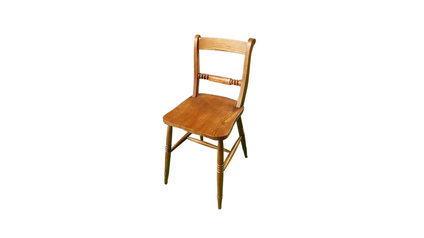 Mẫu ghế gỗ 323 với thiết kế tạo nét đơn giản và truyền thống